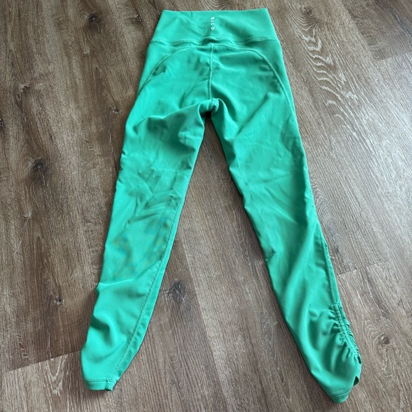 Wilo the Label Ribbed High Rise Ruched Leggings - Picture 3 of 4